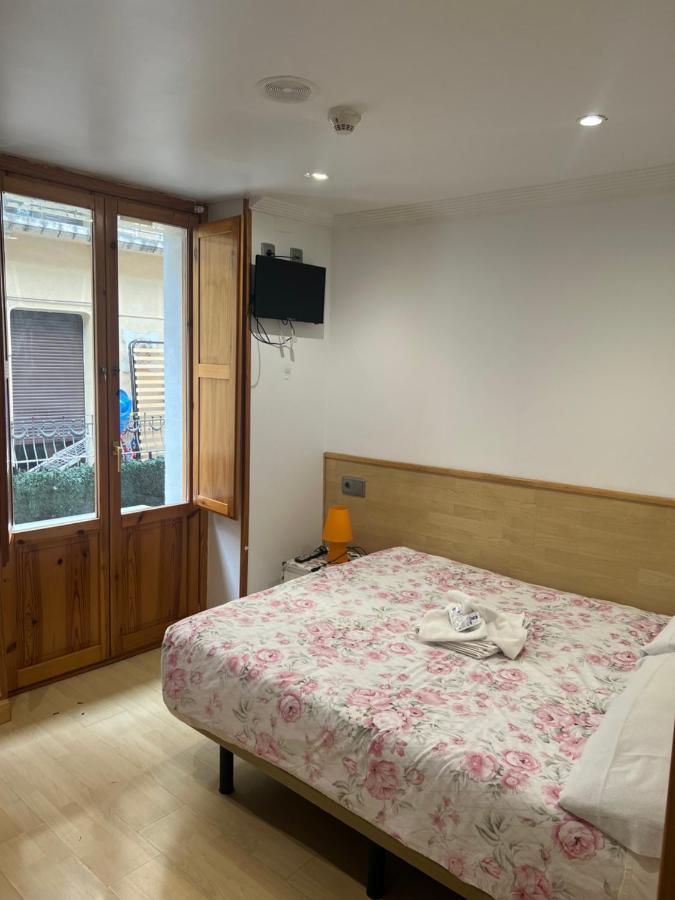 Hostal Restaurante 팜플로나 외부 사진
